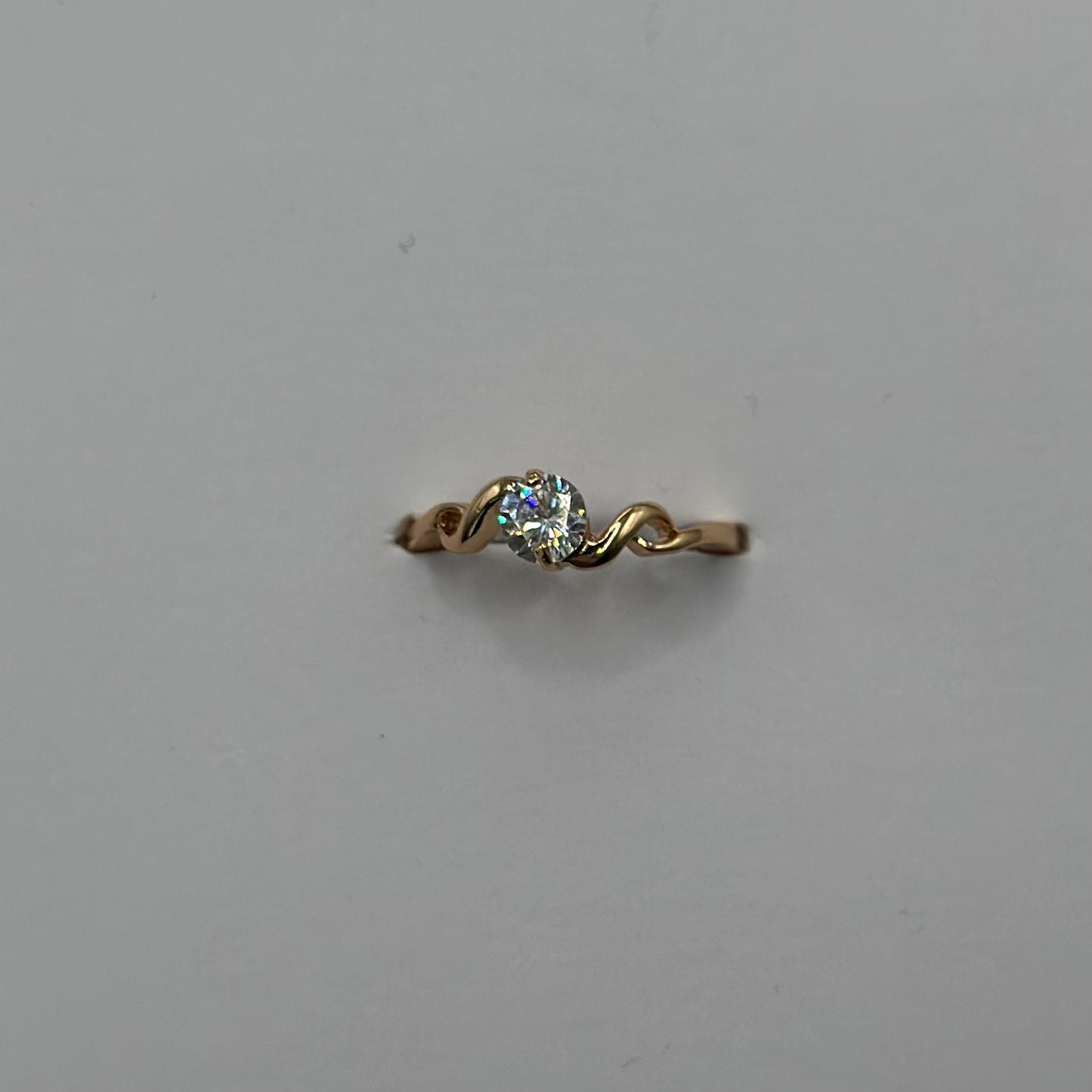 anillo entrelazado