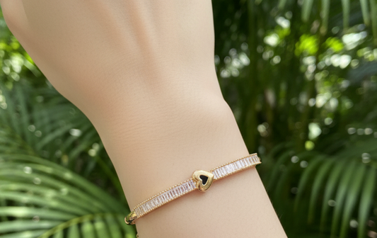brazalete rígido baguette con corazón