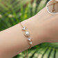 Pulsera con Tipo perlas