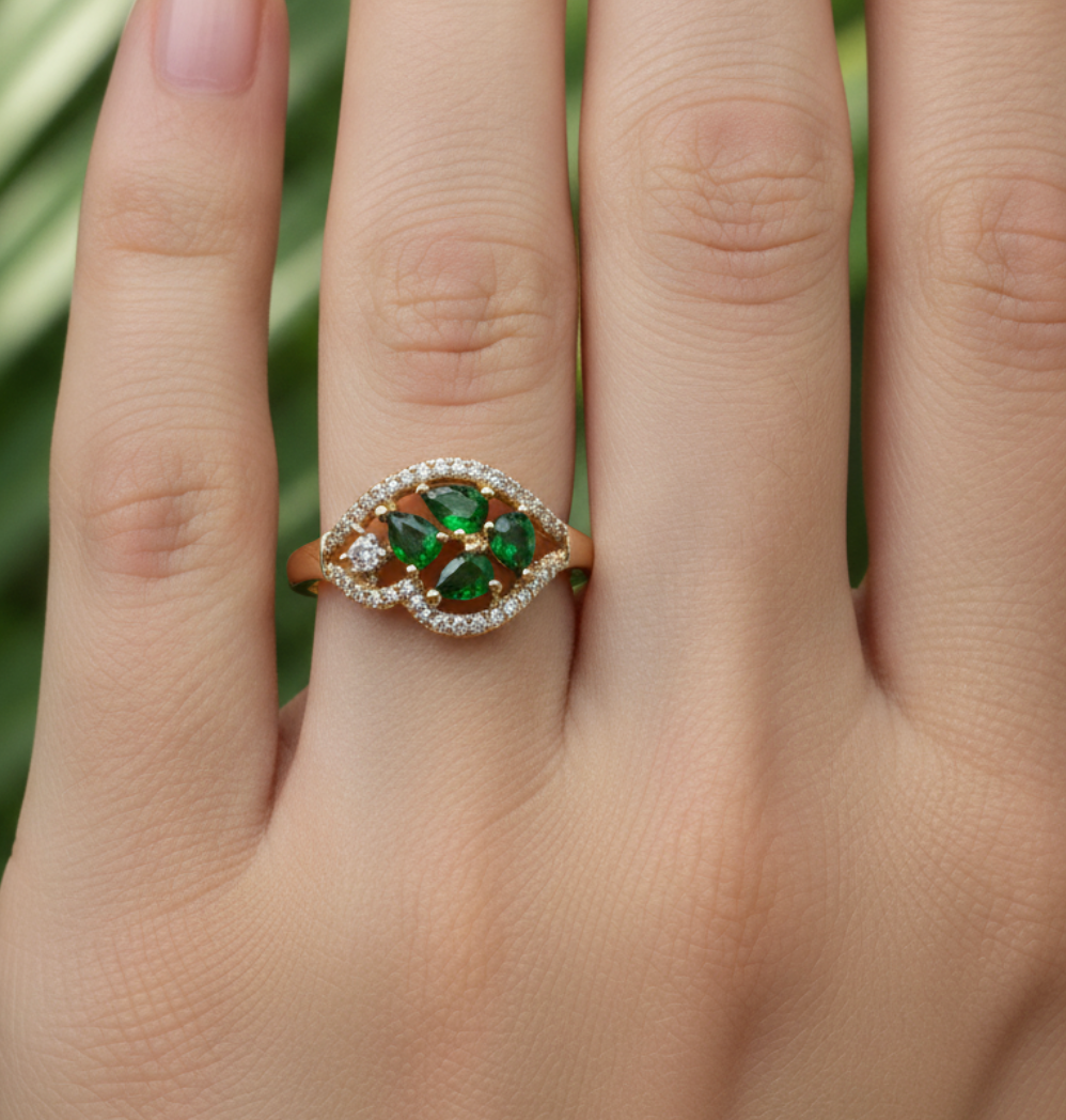 anillo tebol esmeralda con halo