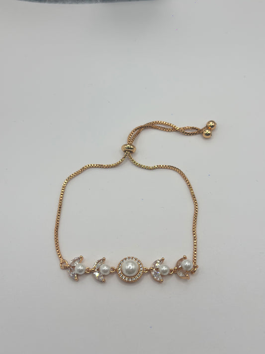 Pulsera con Tipo perlas