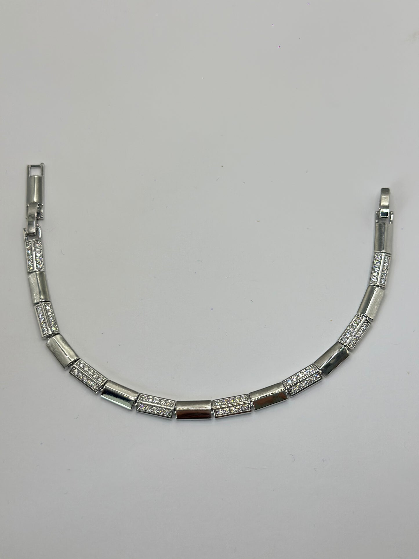 Pulsera lineal minimialista