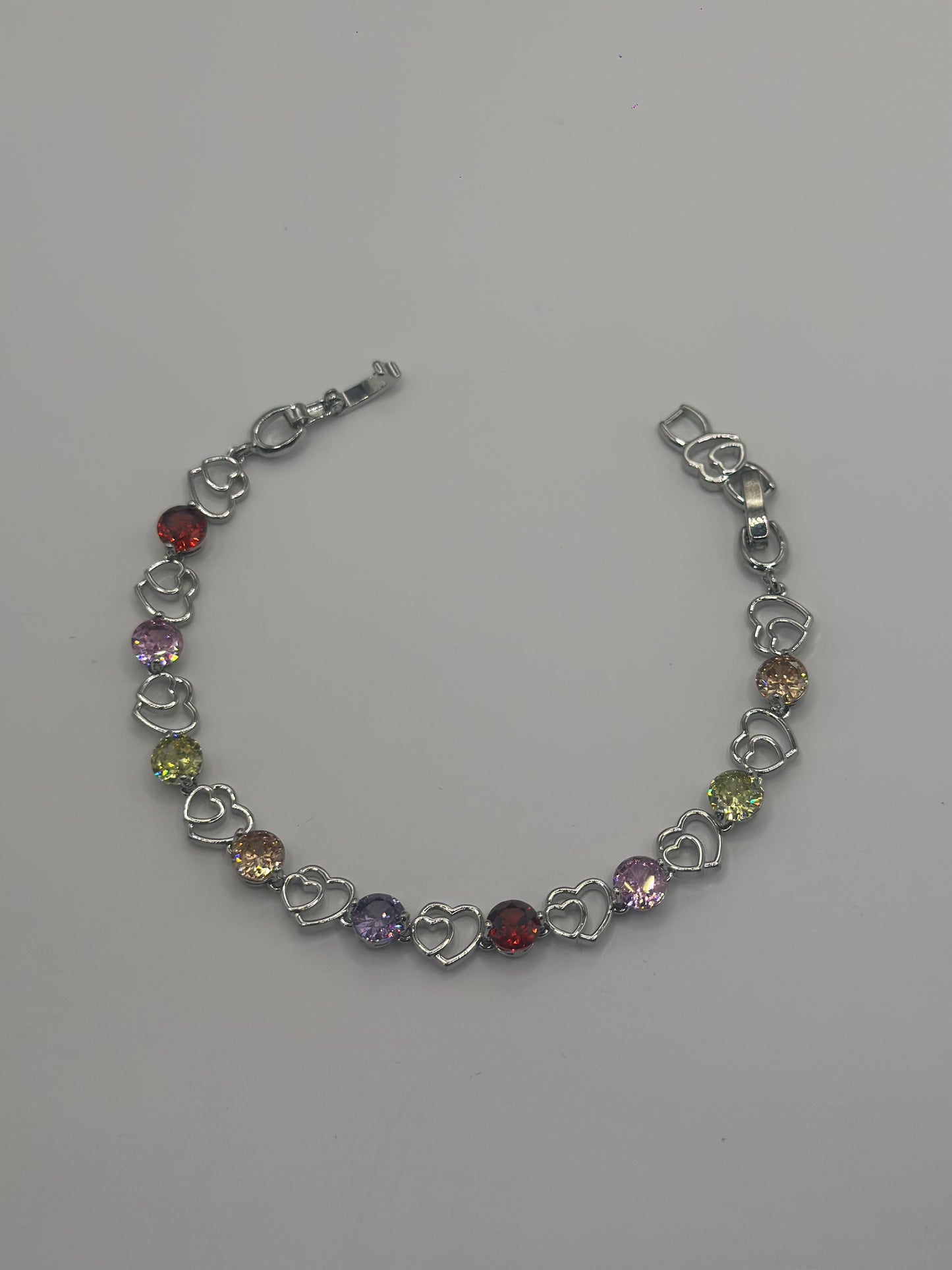 PULSERA CORAZONES Y GEMAS