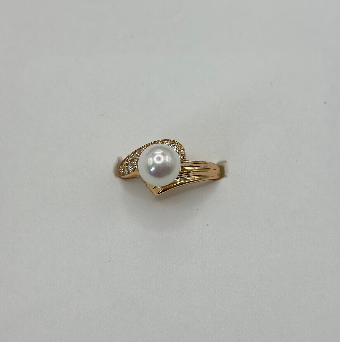 ANILLO PERLA CON OLA PAVÉ