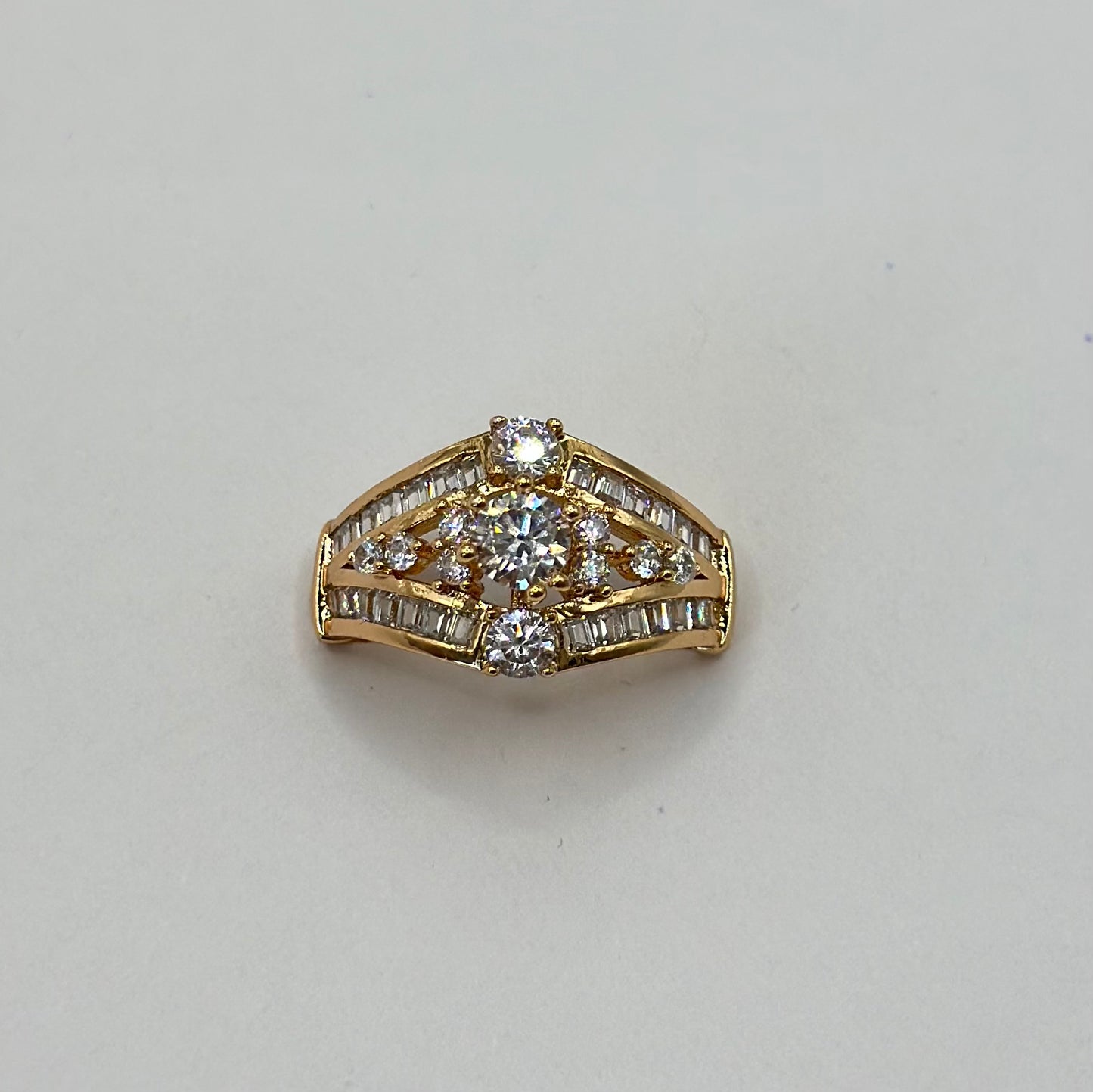ANILLO SOLITARIO DORADO