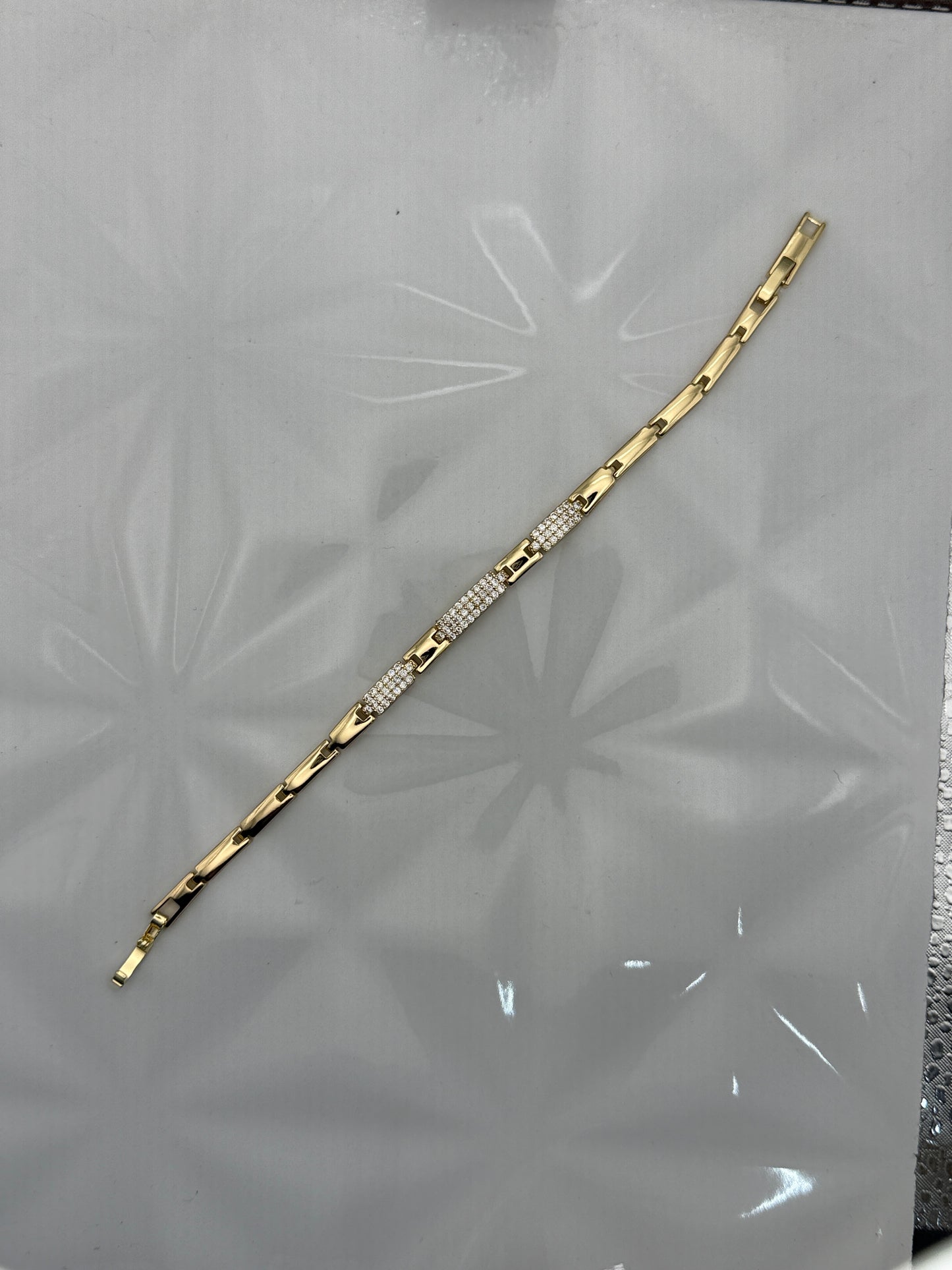 Pulsera de Eslabones con Placa Central de Pavé
