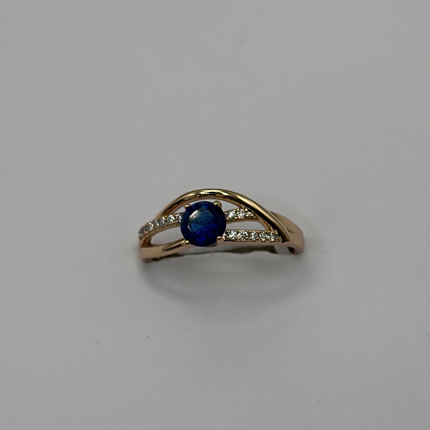 anillo solitario zafiro azul