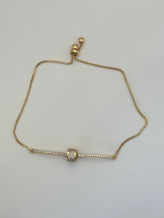 pulsera con charm de tubo