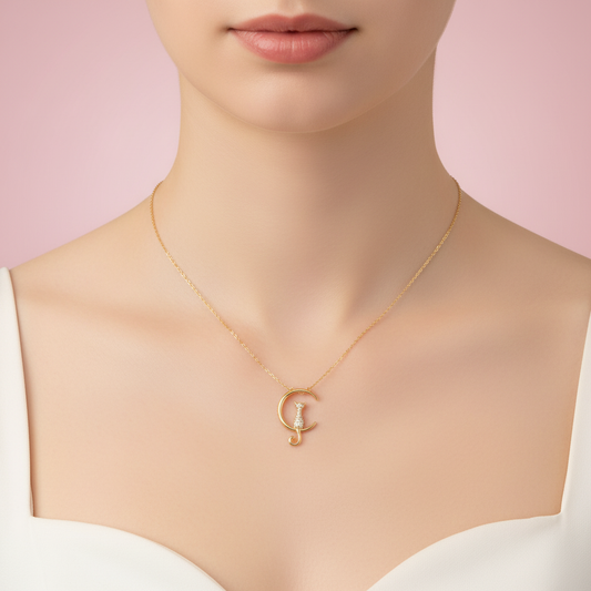 collar de gato en la luna