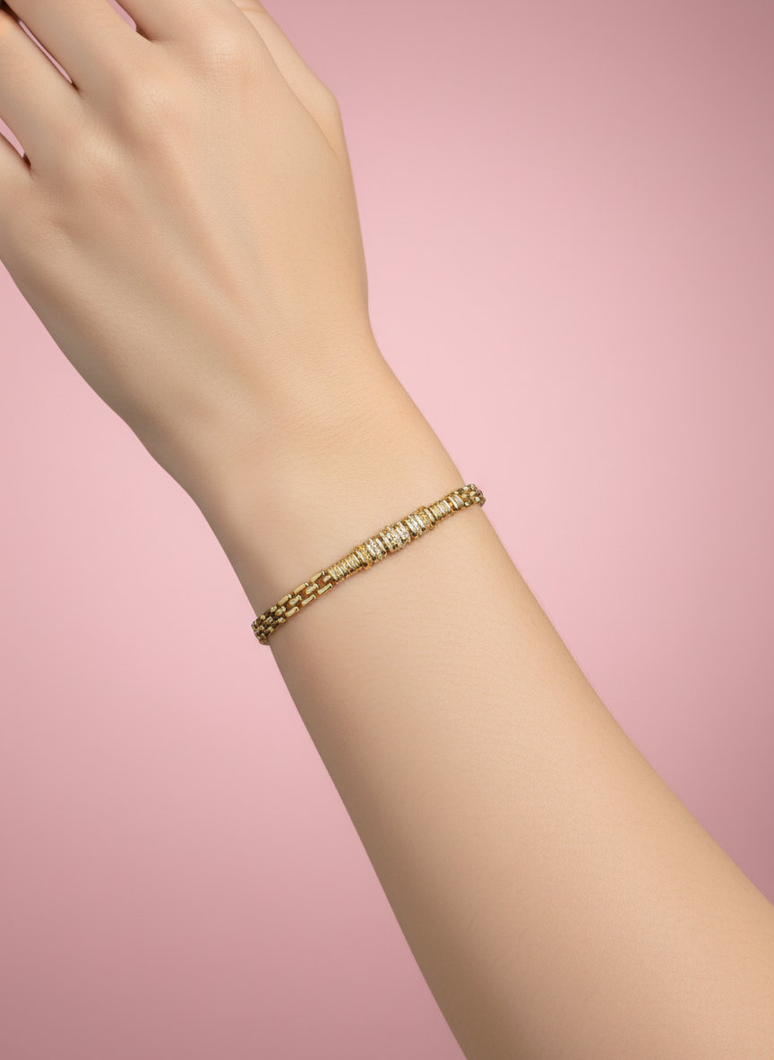Pulsera Tipo Reloj con Centro de Medio Aros y Pavé