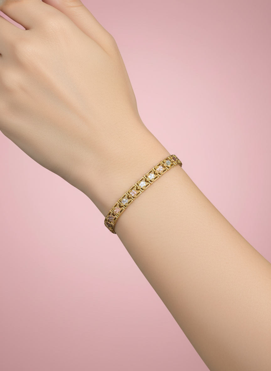 Pulsera de Placas Caladas con Estrellas Tricolor