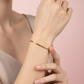 Pulsera de eslabones en forma de ola